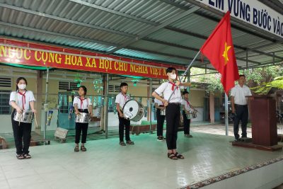 Bụi phấn-Nguyễn Quốc Huy, lớp 6A3 trình bày (CLB Em yêu làn điệu dân ca)
