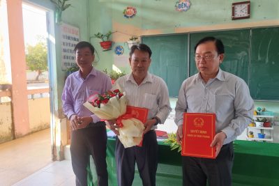 Triển khai các Quyết định 1787 và 1788 của UBND xã Vĩnh Phong