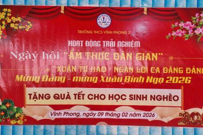 Hoạt động Mừng Đảng – Mừng Xuân và Trao tặng quà cho học sinh có hoàn cảnh khó khăn